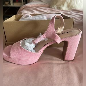Women's Suede Platforms Heels Strap Sandals in light pink - new never been worn